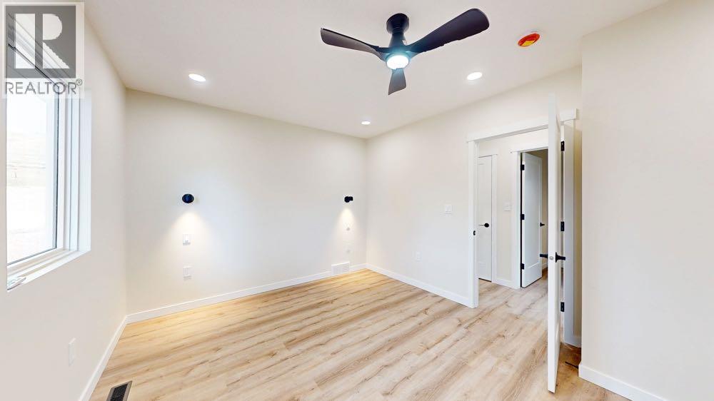 377 4 Street NW, Medicine Hat, Alberta  T1A 6M7 - Photo 23 - A2302835