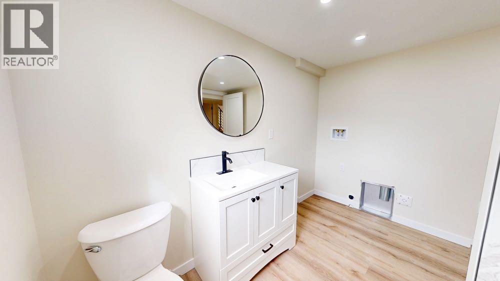 377 4 Street NW, Medicine Hat, Alberta  T1A 6M7 - Photo 42 - A2302835