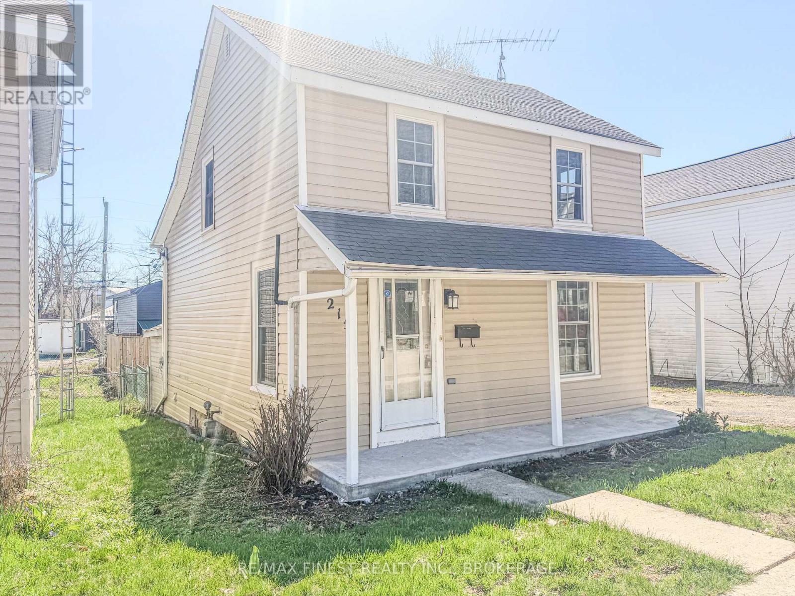 215 BROCK STREET, Gananoque, Ontario