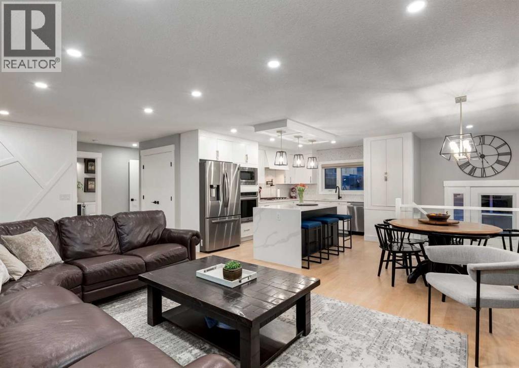4627 Verona Drive NW, Calgary, Alberta  T3A 0P5 - Photo 3 - A2301023