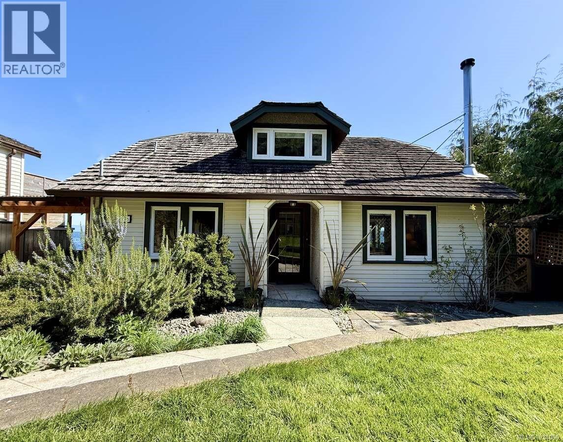 5696 Island Hwy S, Union Bay, British Columbia  V0R 3B0 - Photo 10 - 1034000