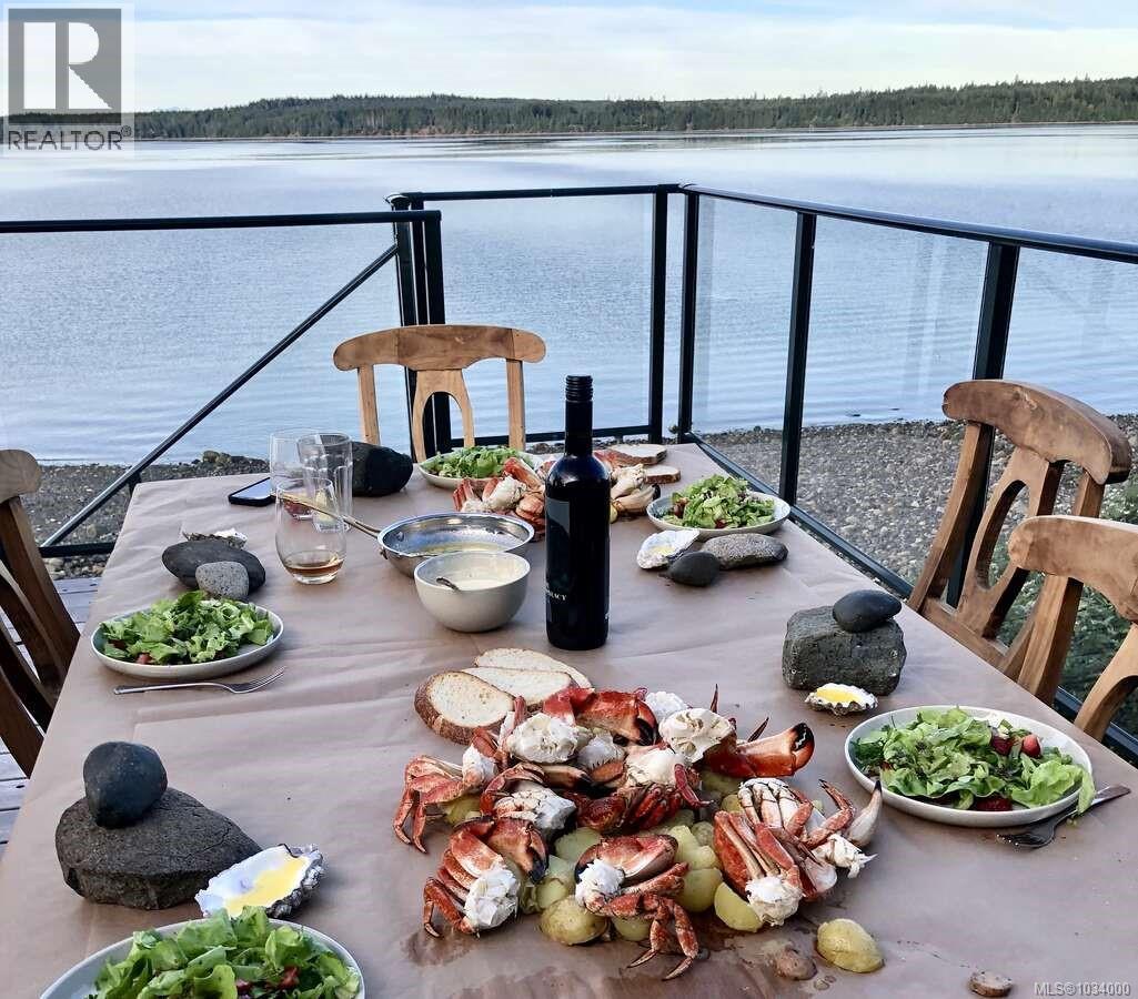 5696 Island Hwy S, Union Bay, British Columbia  V0R 3B0 - Photo 14 - 1034000