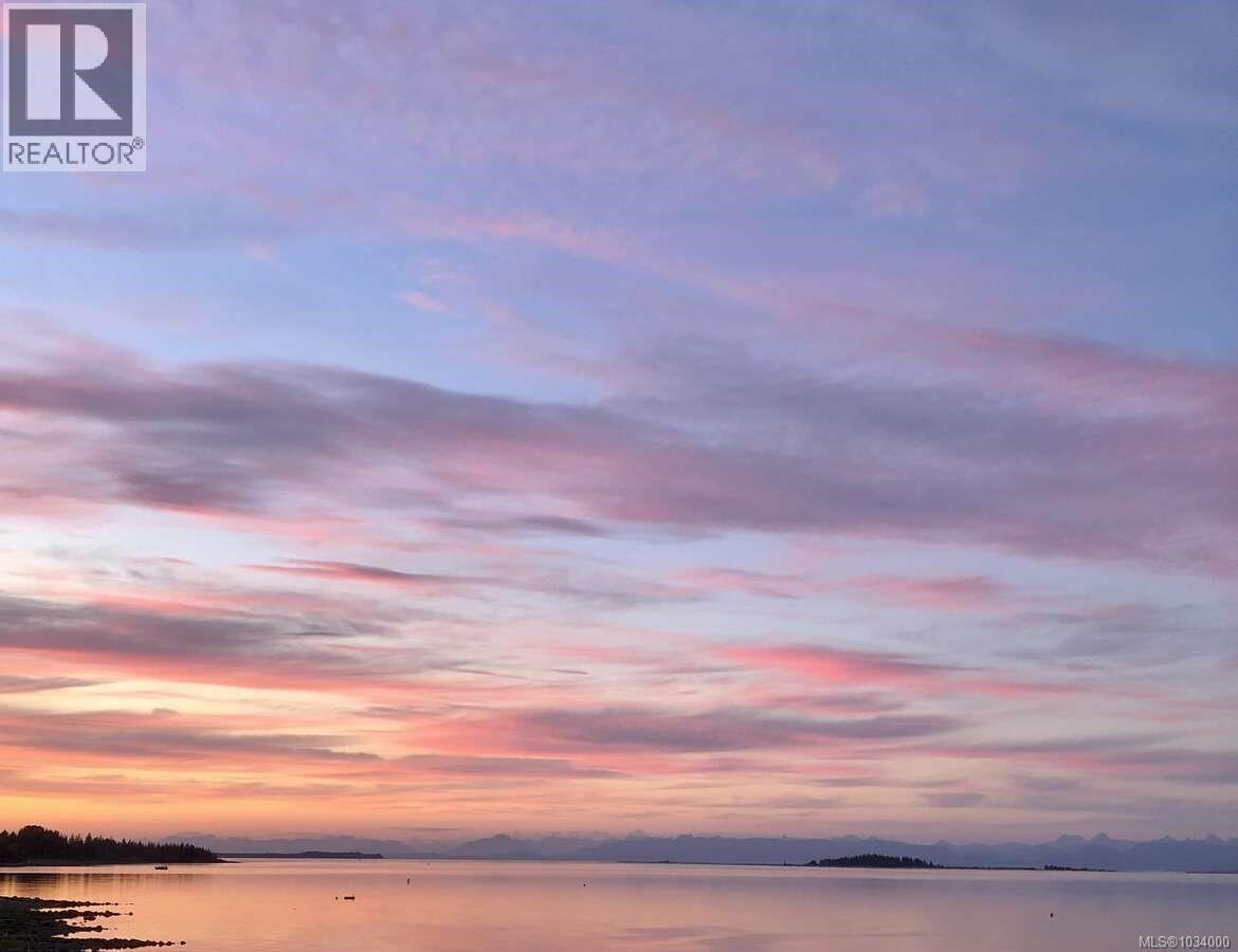 5696 Island Hwy S, Union Bay, British Columbia  V0R 3B0 - Photo 16 - 1034000