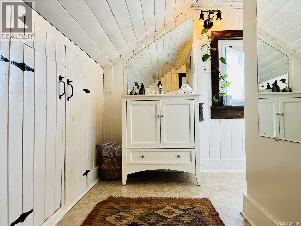 5696 Island Hwy S, Union Bay, British Columbia  V0R 3B0 - Photo 29 - 1034000