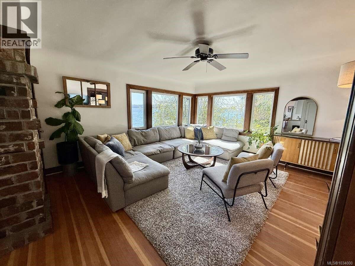 5696 Island Hwy S, Union Bay, British Columbia  V0R 3B0 - Photo 3 - 1034000