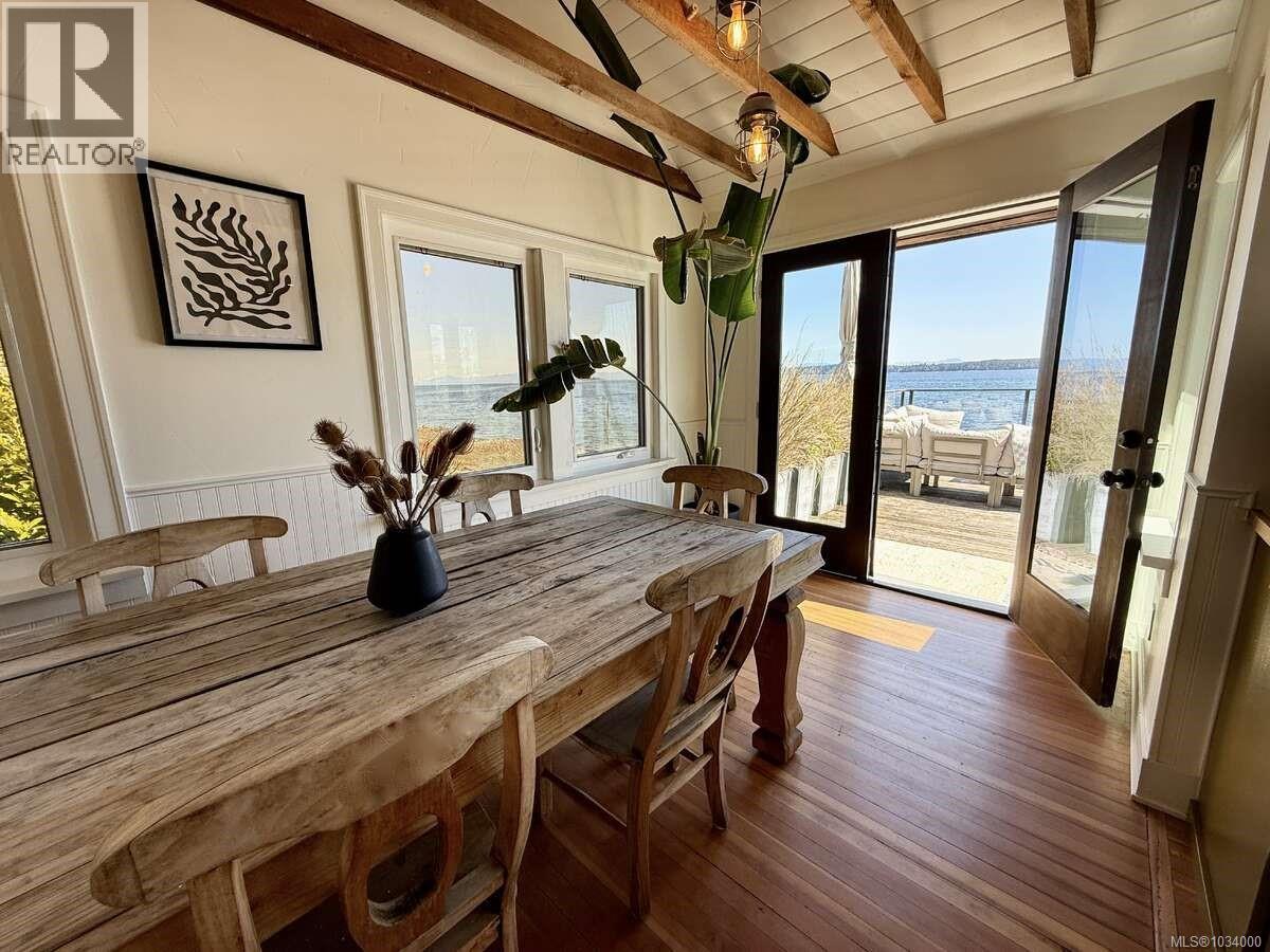 5696 Island Hwy S, Union Bay, British Columbia  V0R 3B0 - Photo 4 - 1034000