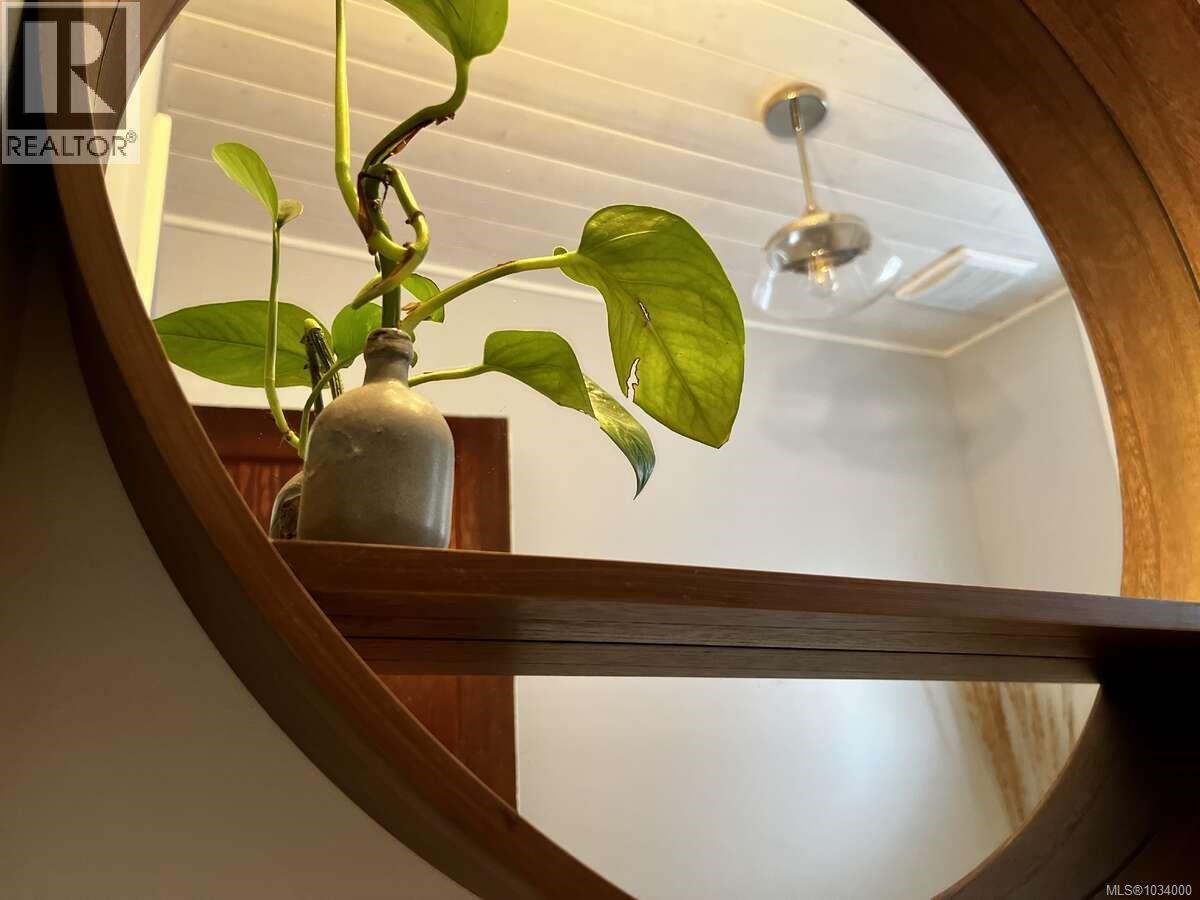 5696 Island Hwy S, Union Bay, British Columbia  V0R 3B0 - Photo 42 - 1034000