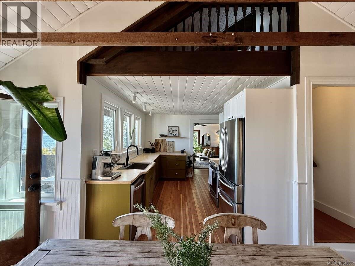 5696 Island Hwy S, Union Bay, British Columbia  V0R 3B0 - Photo 6 - 1034000