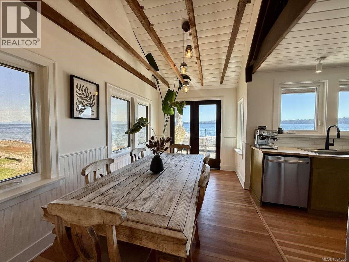 5696 Island Hwy S, Union Bay, British Columbia  V0R 3B0 - Photo 8 - 1034000