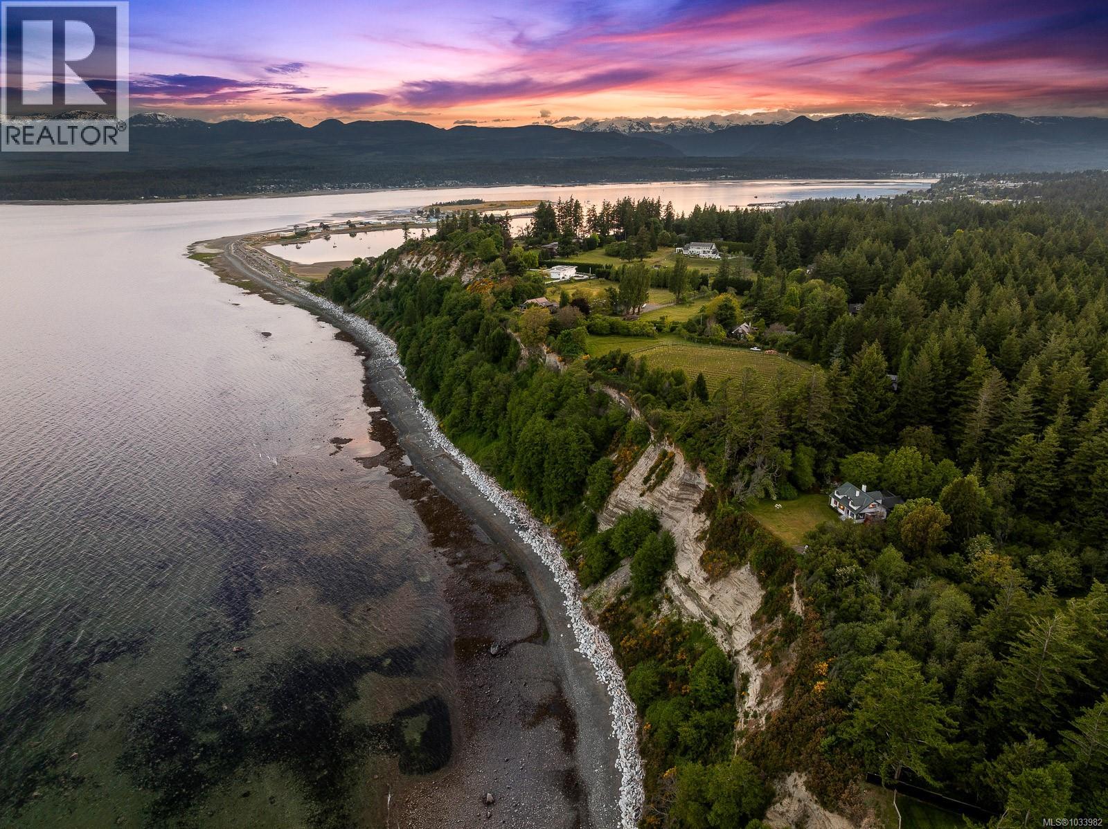 965 Balmoral Rd, Comox, British Columbia  V9M 3W2 - Photo 6 - 1033982