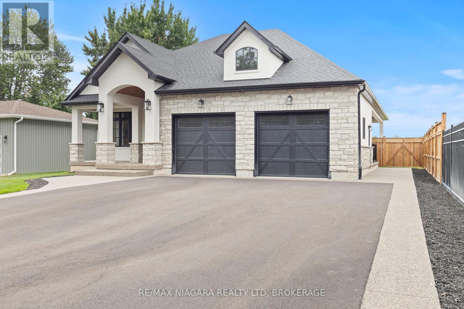 637 Buffalo Road, Fort Erie, Ontario  L2A 5G7 - Photo 2 - X13060046