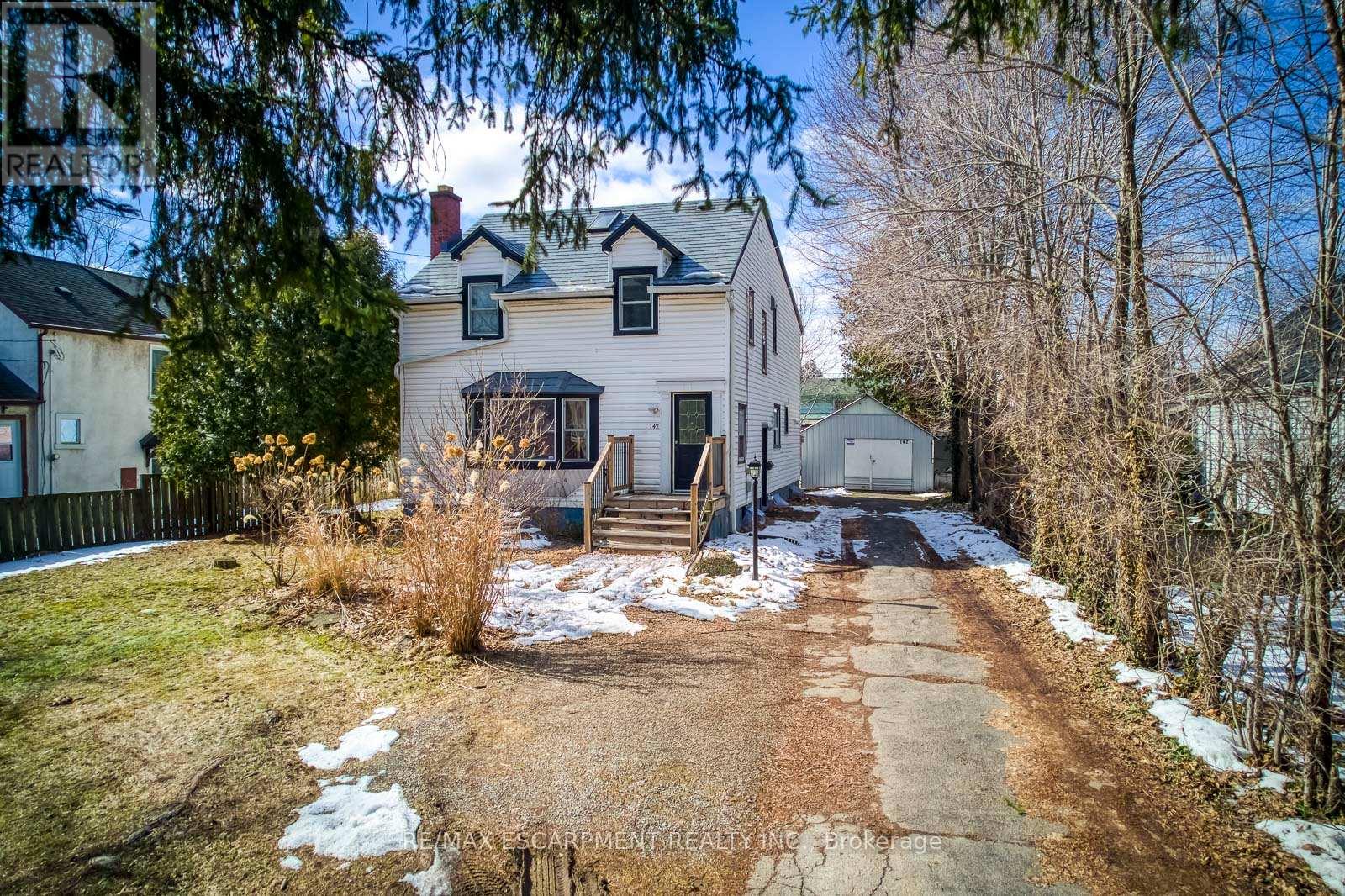 142 Ewen Road, Hamilton, Ontario  L8S 3C7 - Photo 2 - X12828988