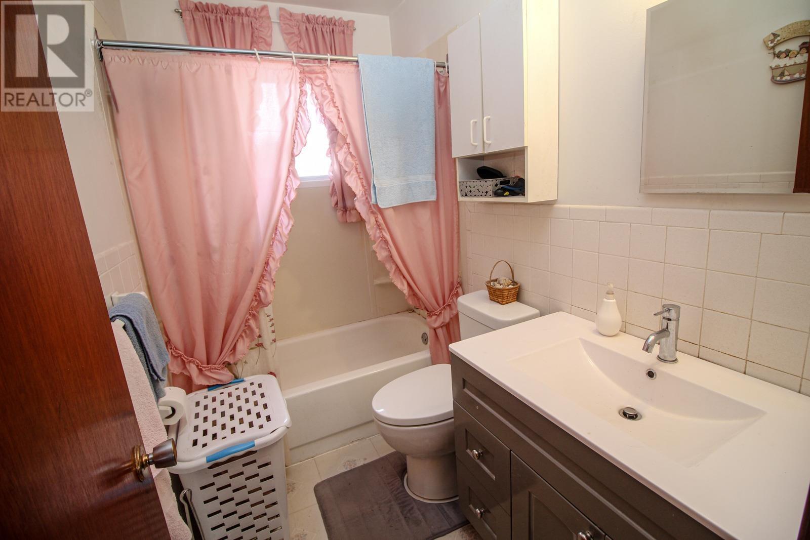 20 Lawson Ave, Sault Ste. Marie, Ontario  P6B 4E9 - Photo 18 - SM260810