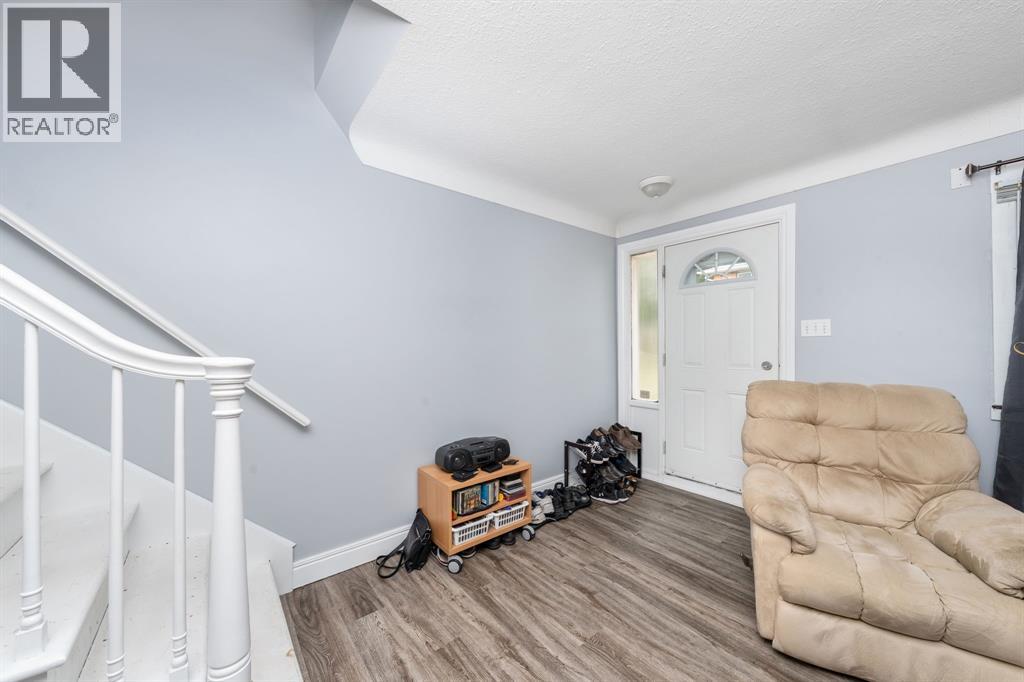 812 WELLINGTON STREET Unit# 14 Sarnia Ontario Canada N7T1J5 3