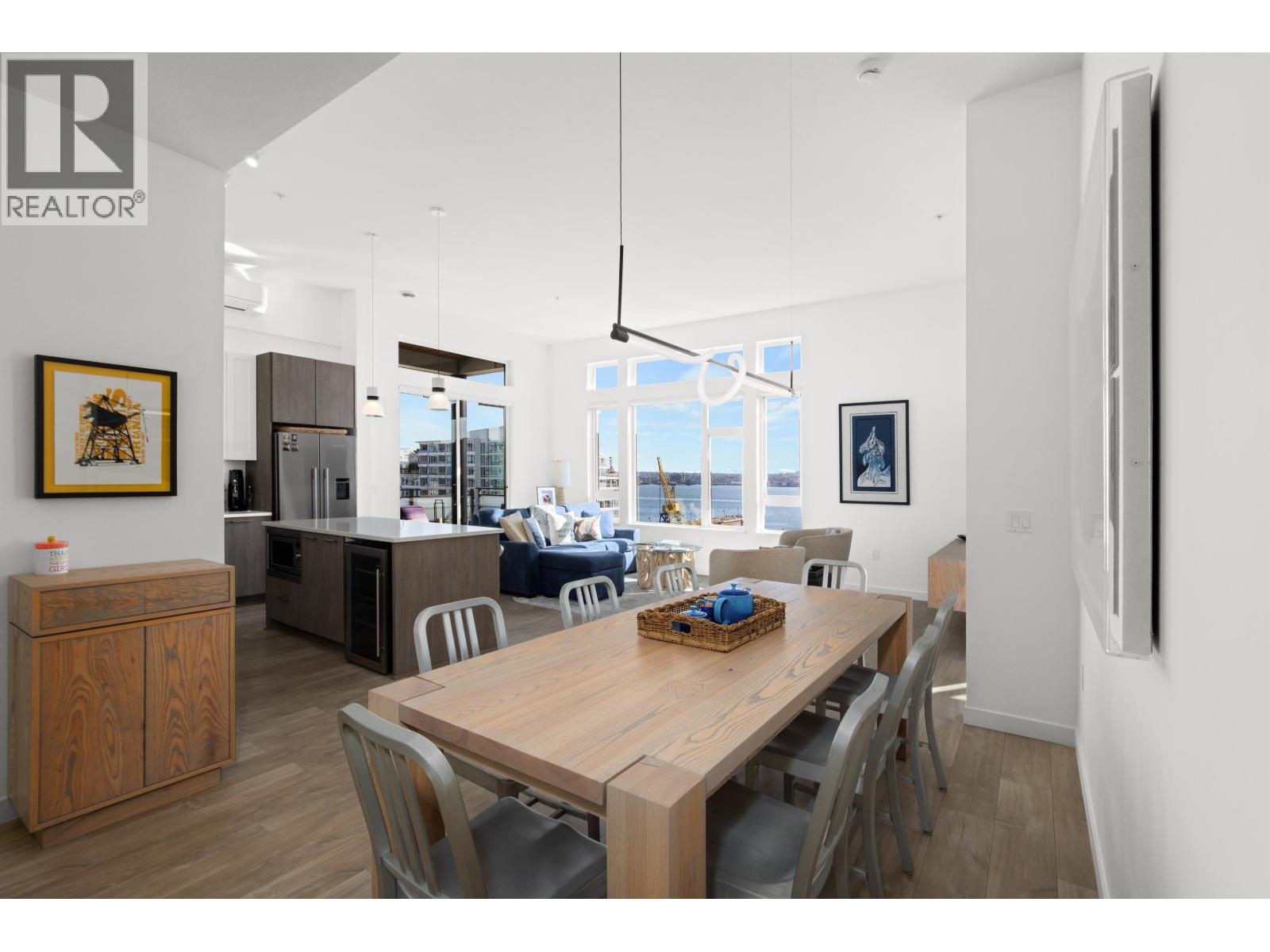 612 123 W 1st Street, North Vancouver, British Columbia  V7M 0E5 - Photo 1 - R3117285