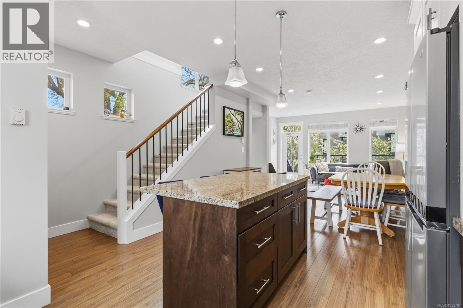 1 2918 Shelbourne St, Victoria, British Columbia  V8R 4M6 - Photo 24 - 1033794