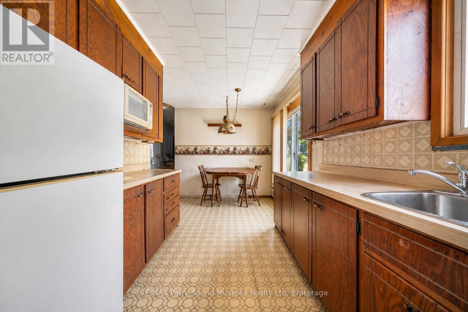 15 Louisa Street, Parry Sound, Ontario  P2A 2V3 - Photo 10 - X13059942