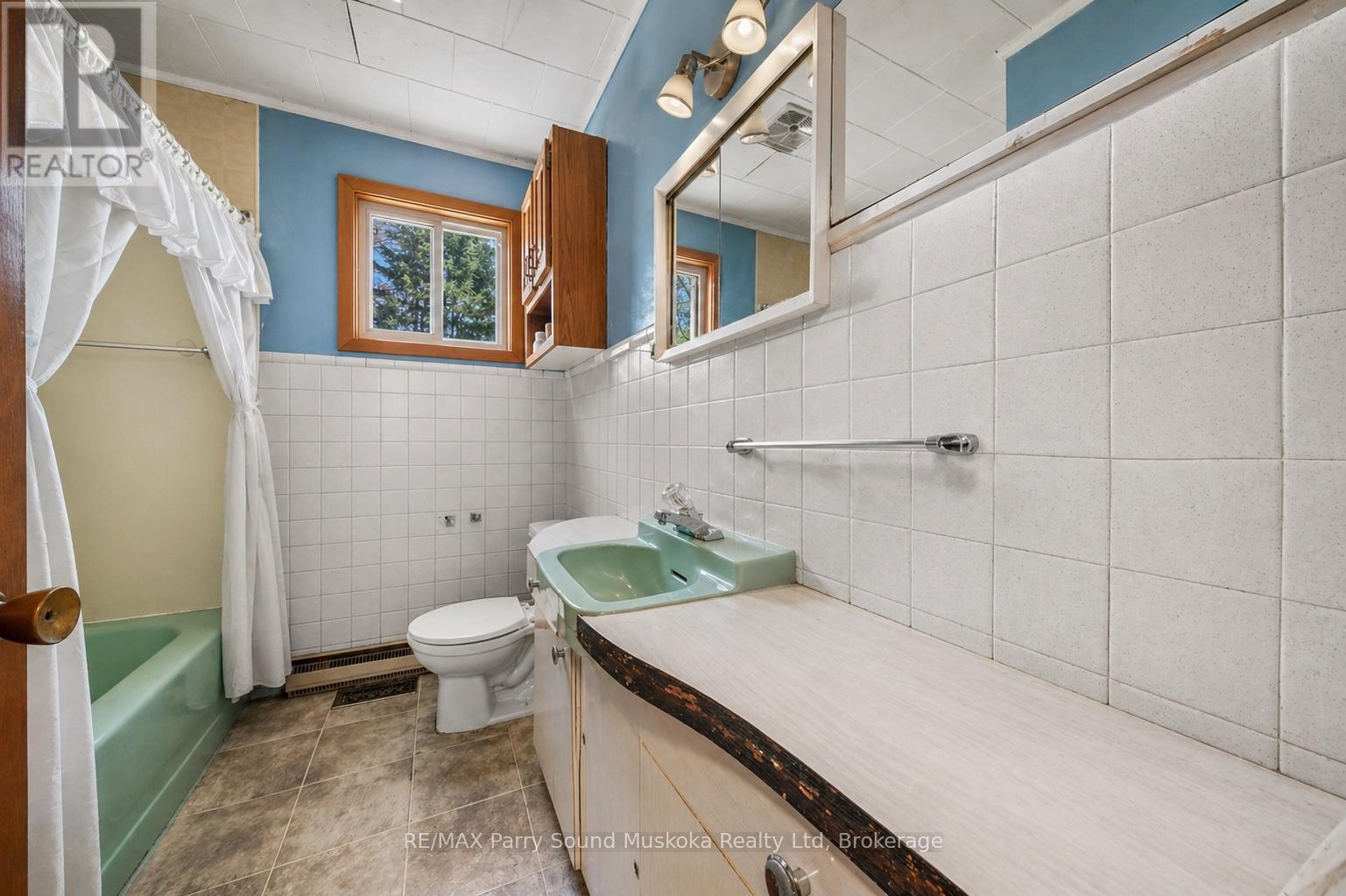 15 Louisa Street, Parry Sound, Ontario  P2A 2V3 - Photo 17 - X13059942