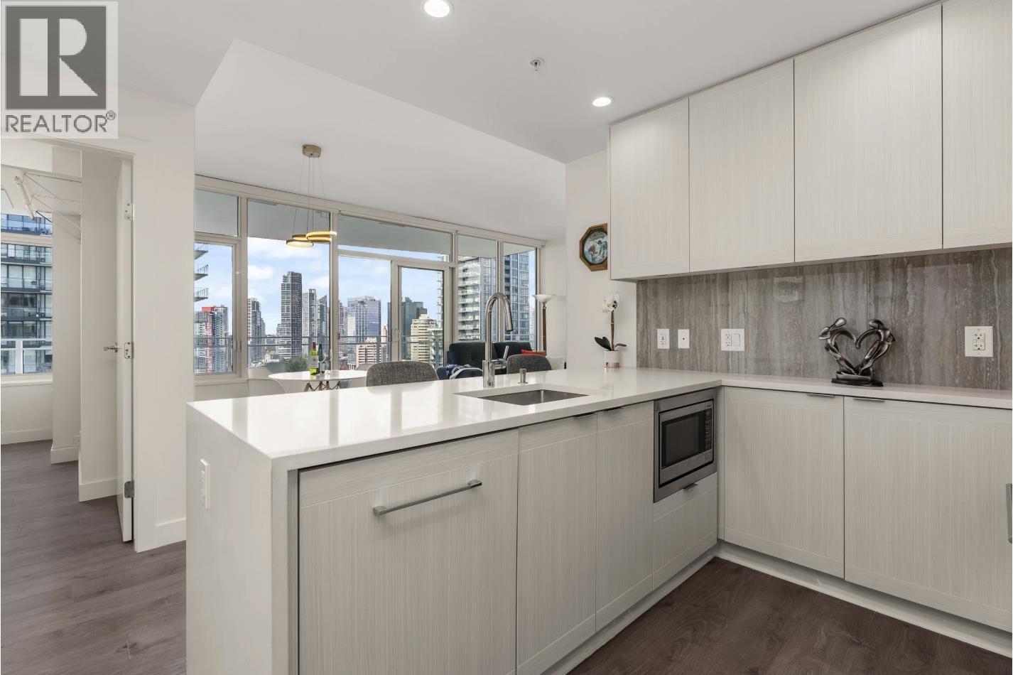 2207 5051 IMPERIAL STREET, Burnaby