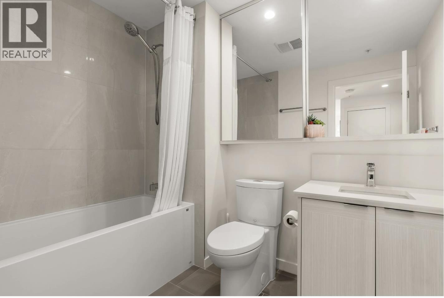 2207 5051 Imperial Street, Burnaby, British Columbia  V5J 0J3 - Photo 3 - R3117338