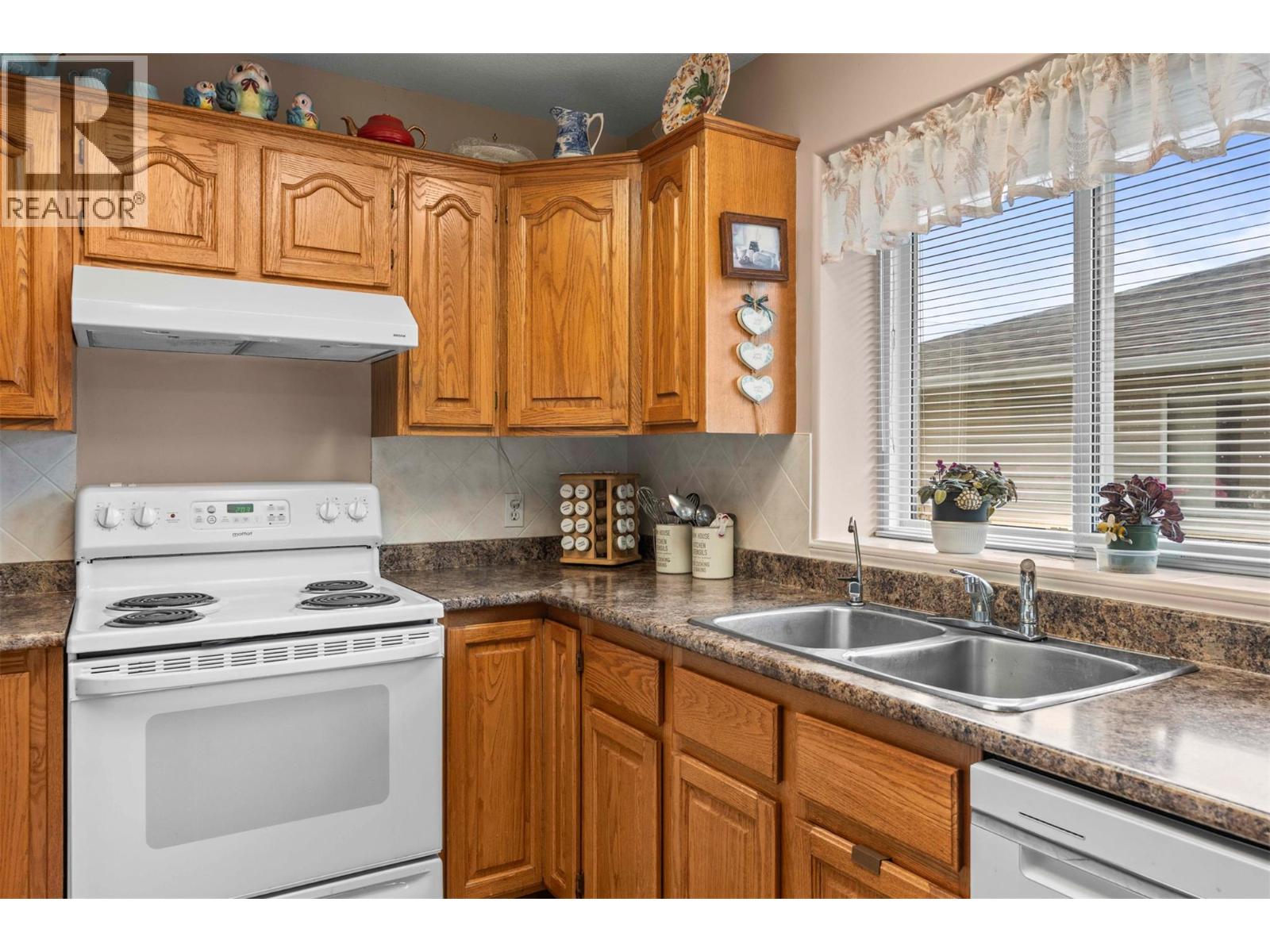2675 Pine Avenue Unit# 8, Lumby, British Columbia  V0E 2G5 - Photo 15 - 10384108