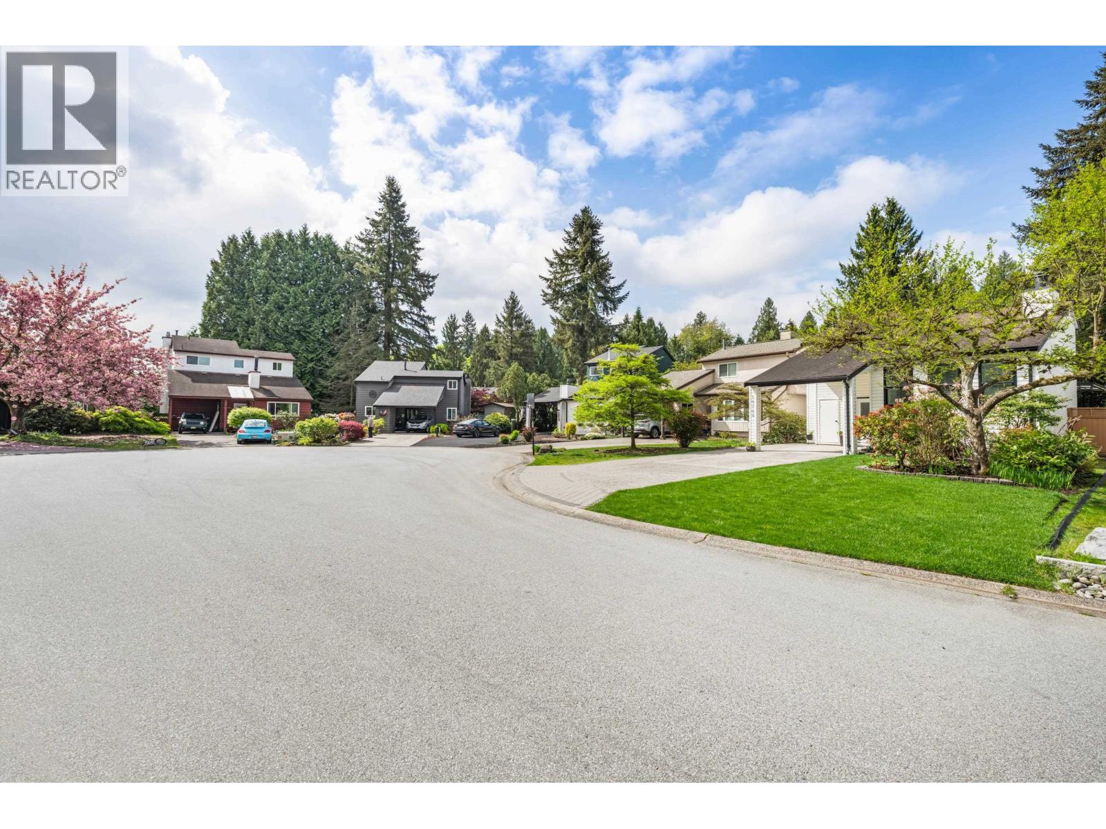 19764 Wildcrest Avenue, Pitt Meadows, British Columbia  V3Y 1M2 - Photo 3 - R3117319