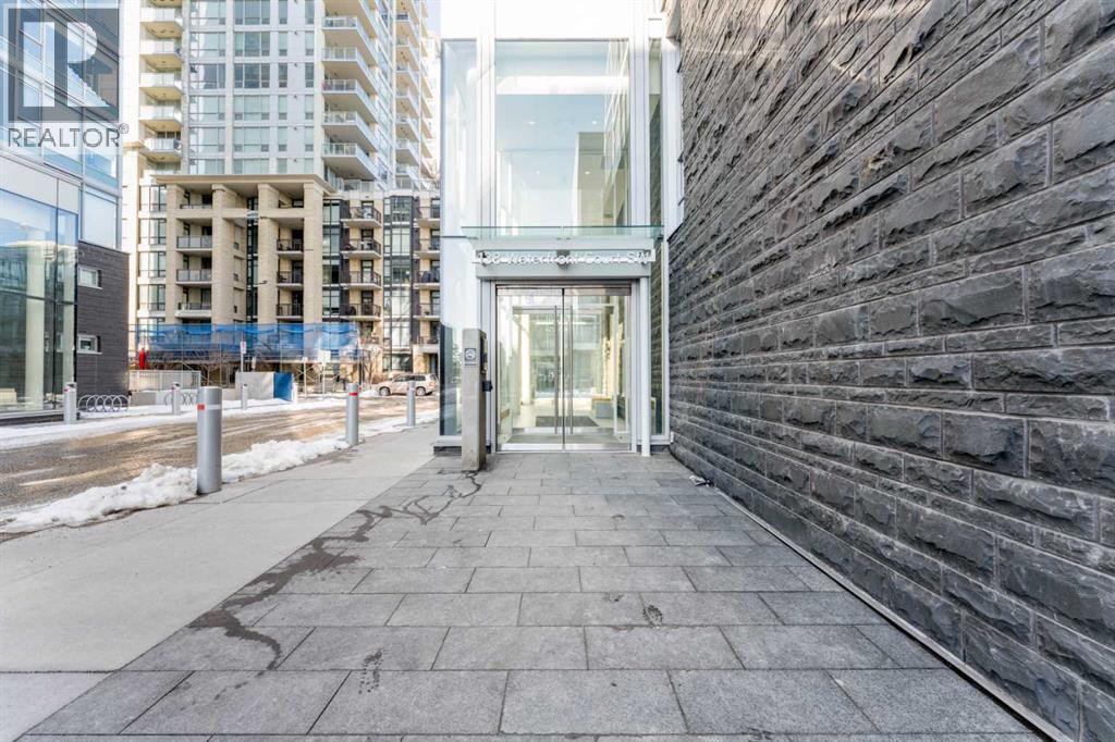 401, 138 Waterfront Court SW, Calgary, Alberta  T2P 1L1 - Photo 4 - A2299050