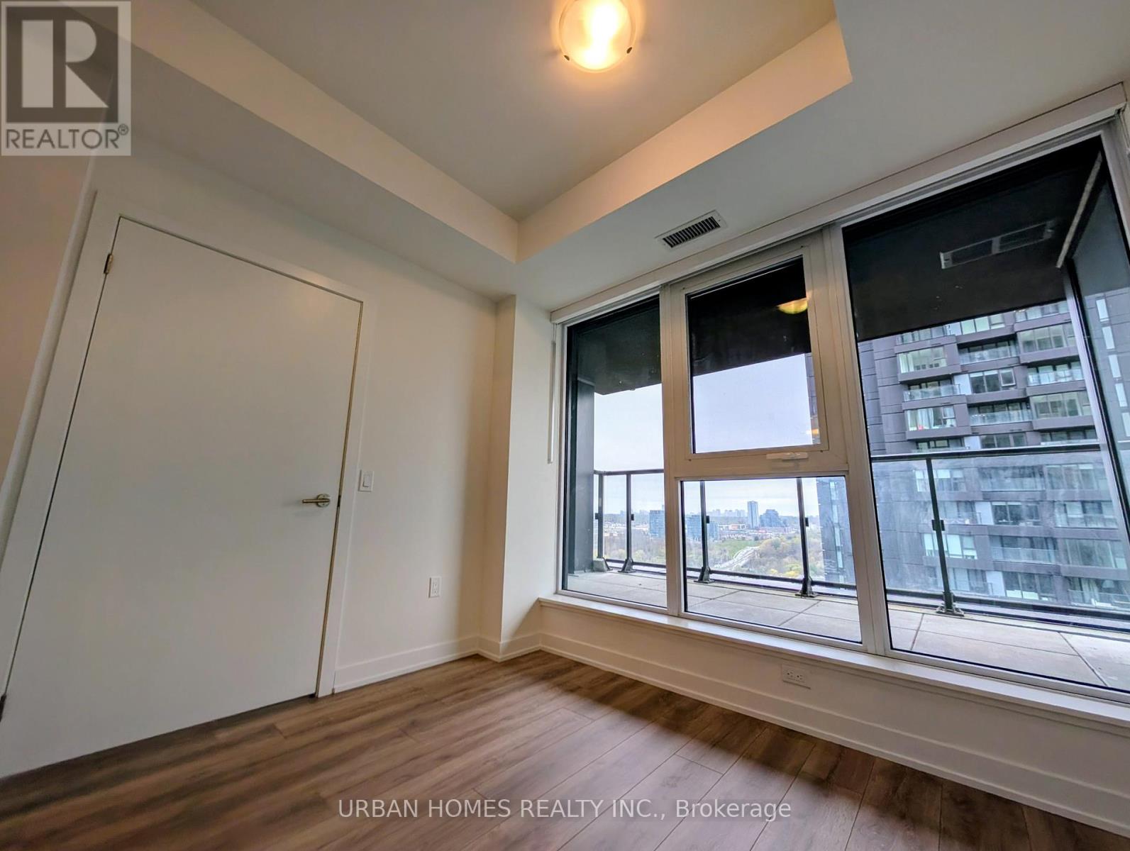 1901 - 5 Quarrington Lane, Toronto, Ontario  M3C 0S4 - Photo 13 - C13059946