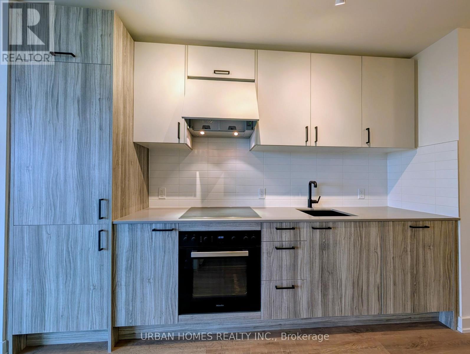 1901 - 5 Quarrington Lane, Toronto, Ontario  M3C 0S4 - Photo 2 - C13059946