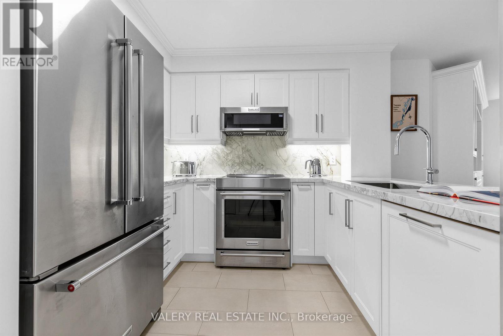 1009 - 300 Bloor Street E, Toronto, Ontario  M4W 3Y2 - Photo 2 - C13059994