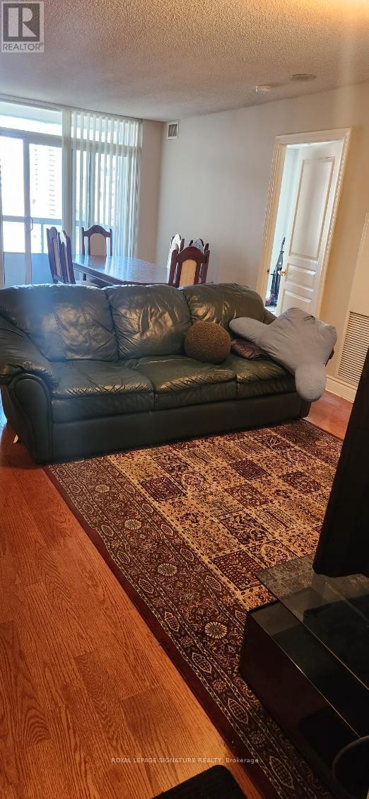 5 Northtown Way, Toronto, Ontario  M2N 7A1 - Photo 6 - C13060036