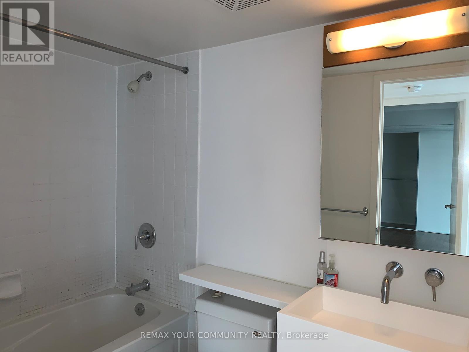 518 - 15 Brunel Court, Toronto, Ontario  M5V 3Y6 - Photo 15 - C13060060