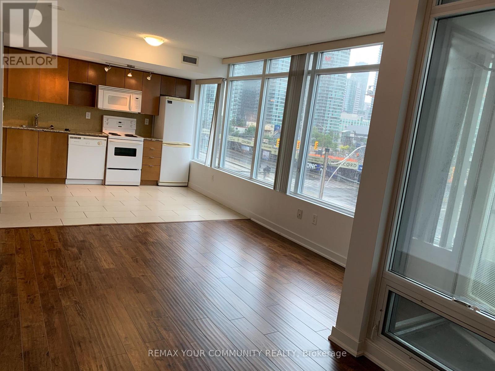 518 - 15 Brunel Court, Toronto, Ontario  M5V 3Y6 - Photo 3 - C13060060