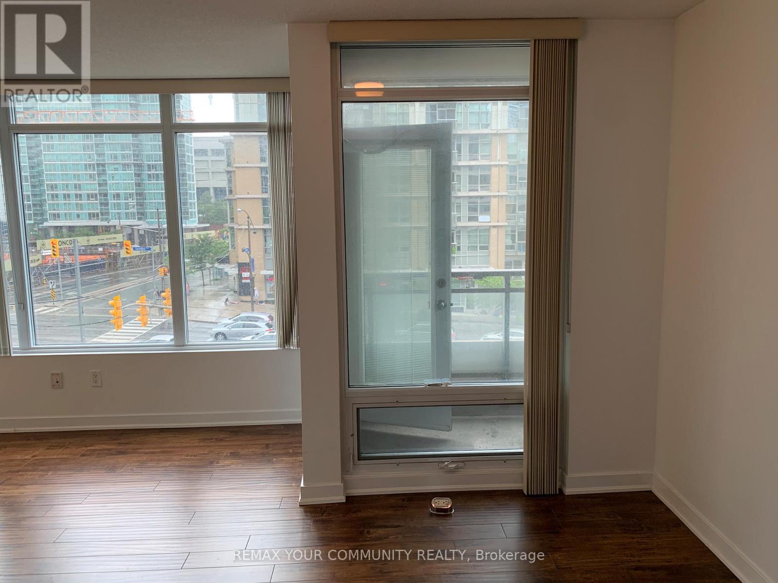 518 - 15 Brunel Court, Toronto, Ontario  M5V 3Y6 - Photo 4 - C13060060