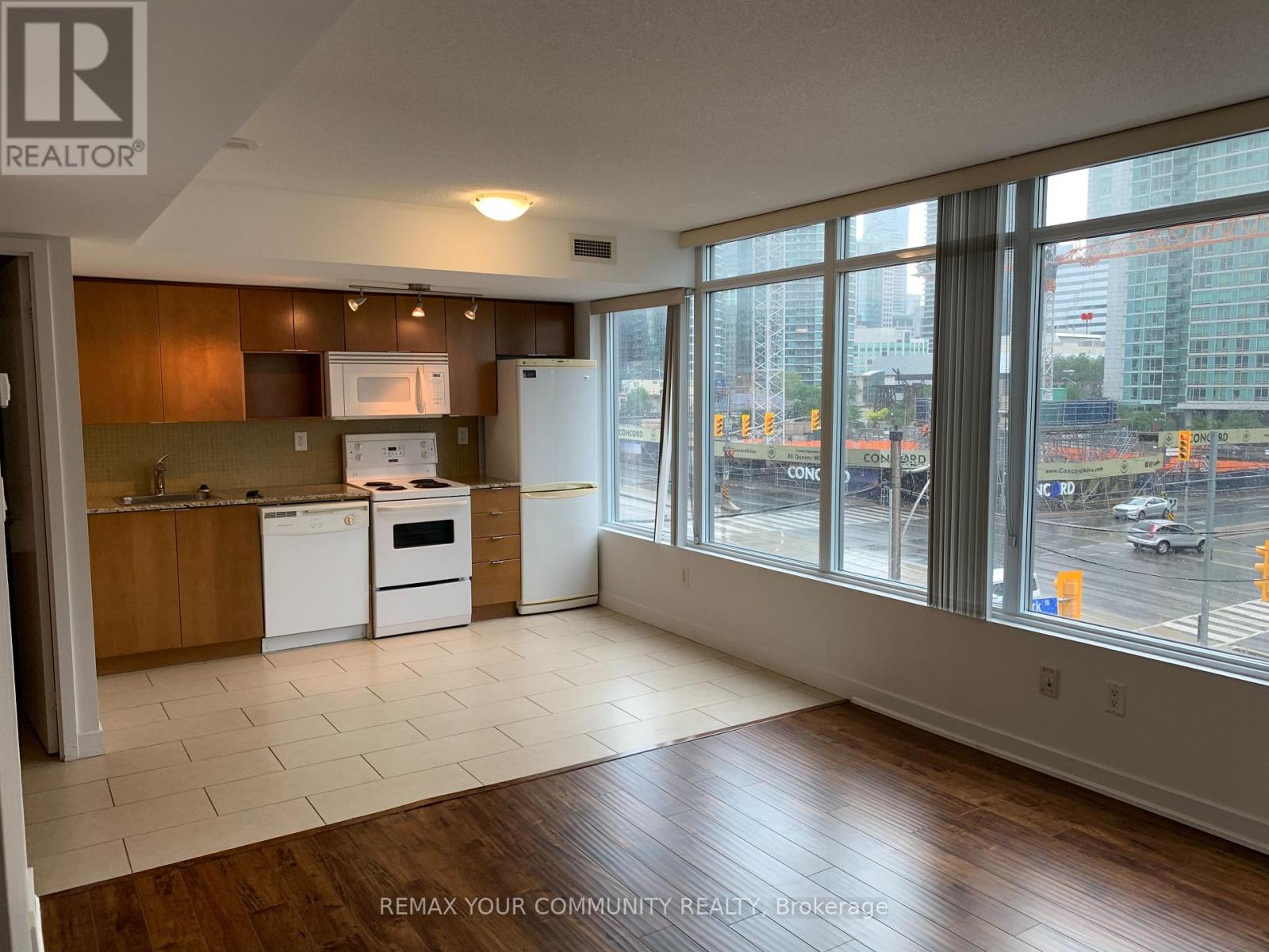 518 - 15 Brunel Court, Toronto, Ontario  M5V 3Y6 - Photo 5 - C13060060