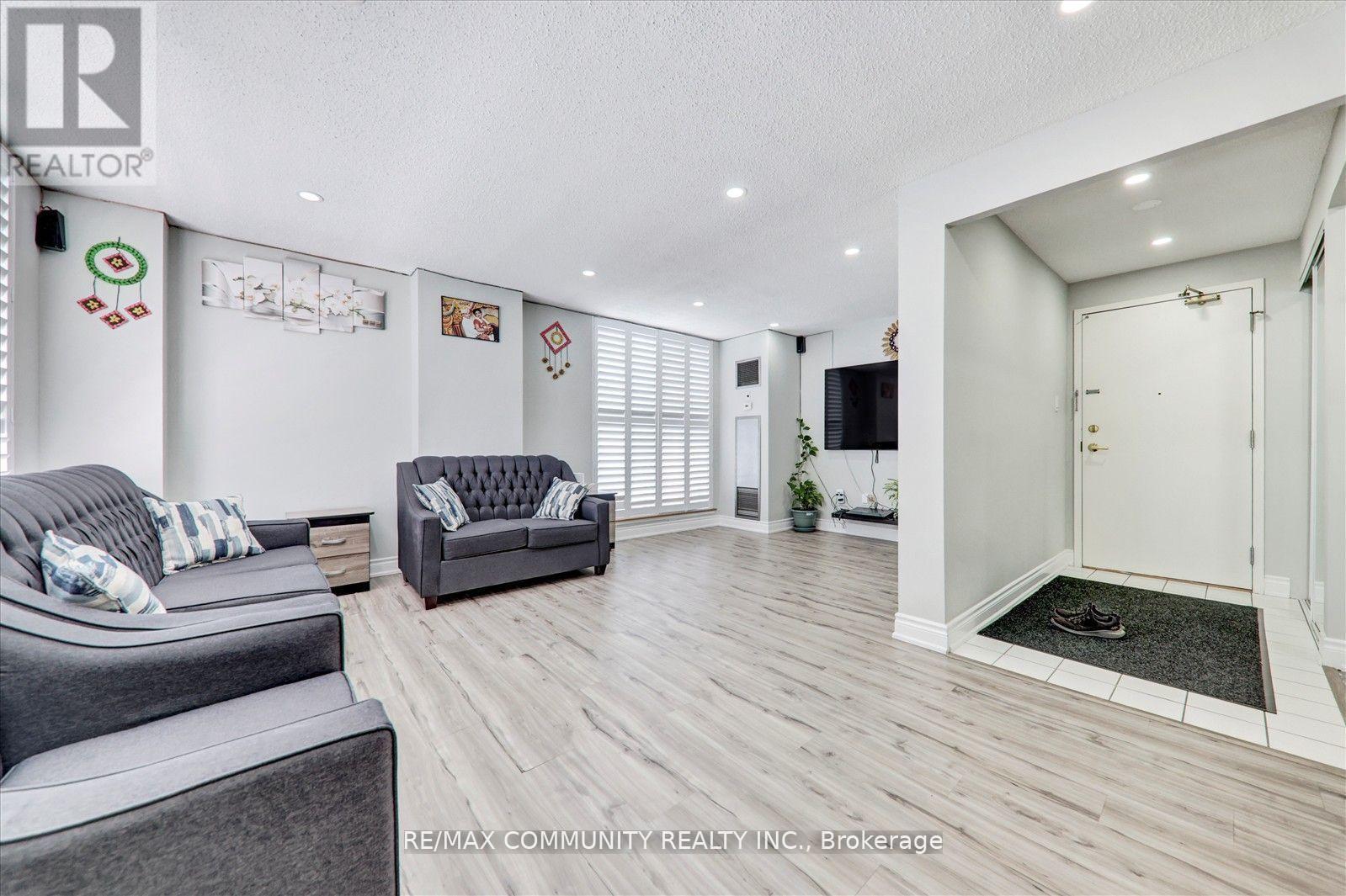 Ph11 - 430 Mclevin Avenue, Toronto, Ontario  M1B 5P1 - Photo 7 - E13059944