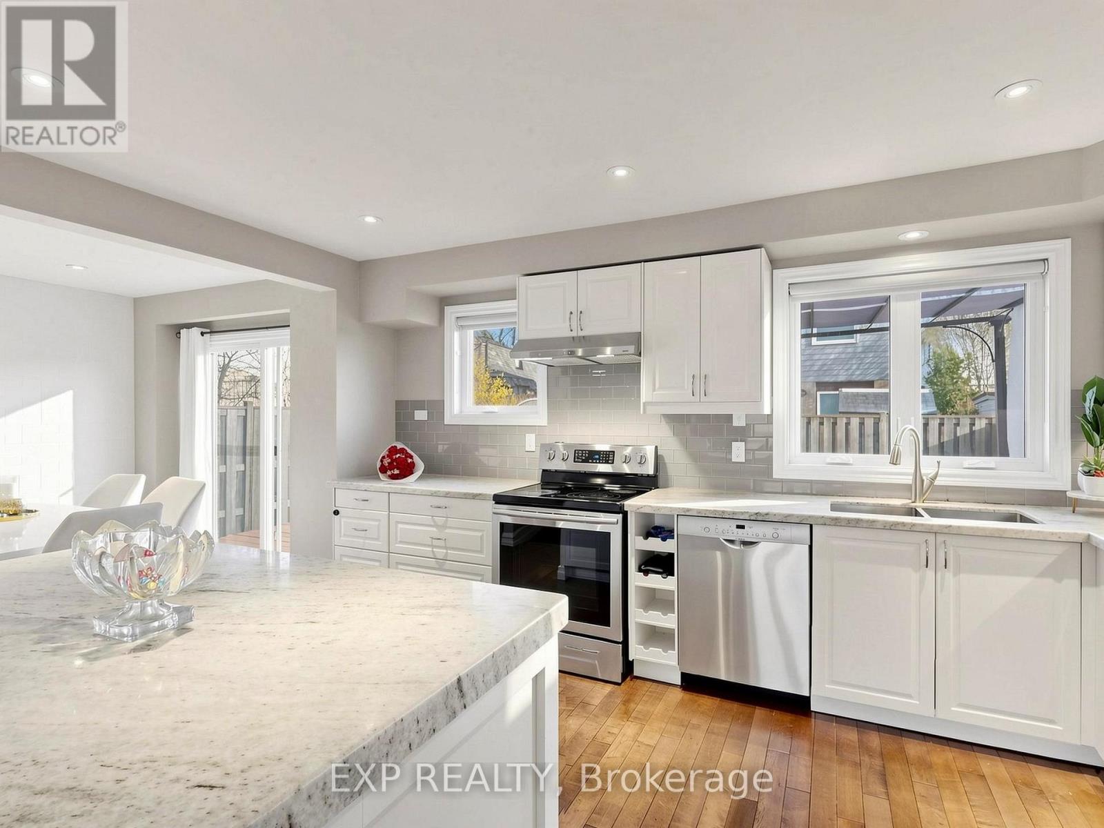 598 Stonebridge Lane, Pickering, Ontario  L1W 3B3 - Photo 15 - E13059950