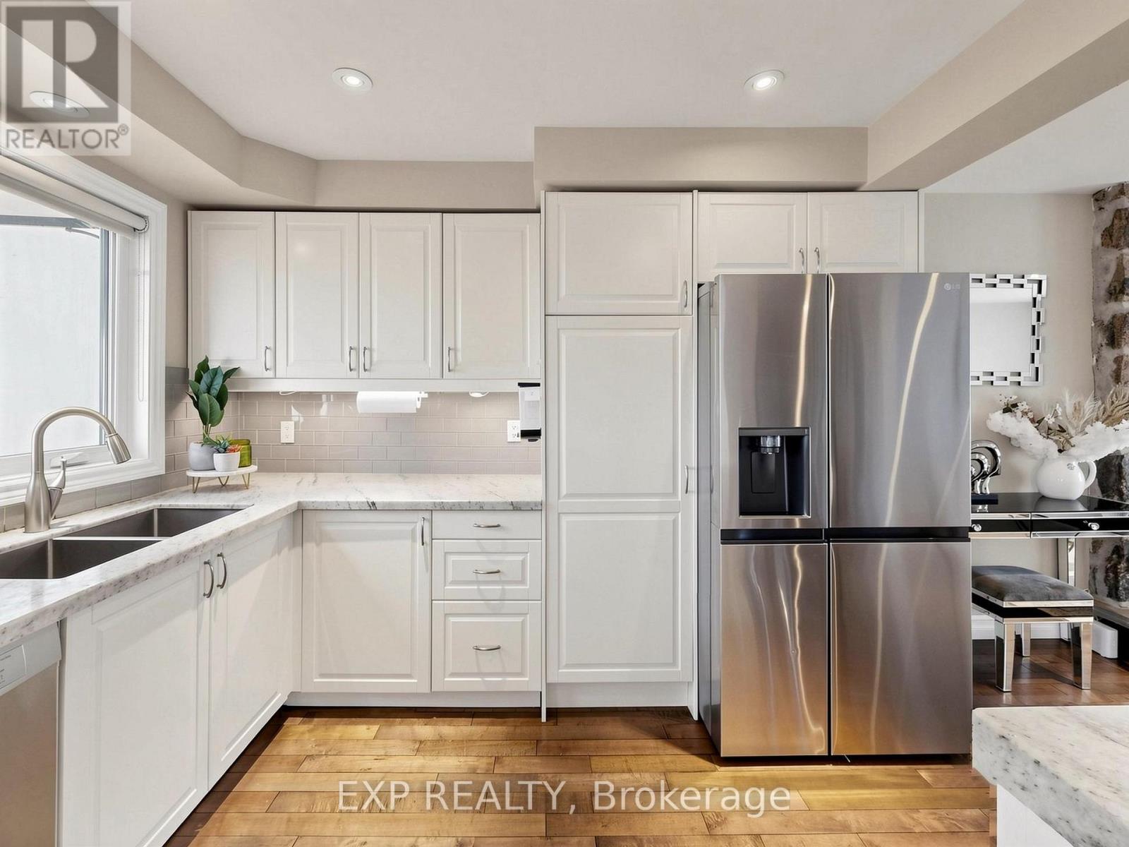 598 Stonebridge Lane, Pickering, Ontario  L1W 3B3 - Photo 17 - E13059950