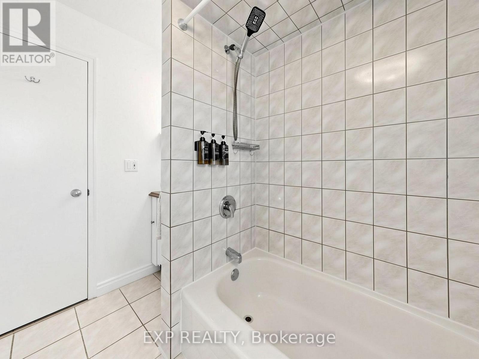 598 Stonebridge Lane, Pickering, Ontario  L1W 3B3 - Photo 35 - E13059950