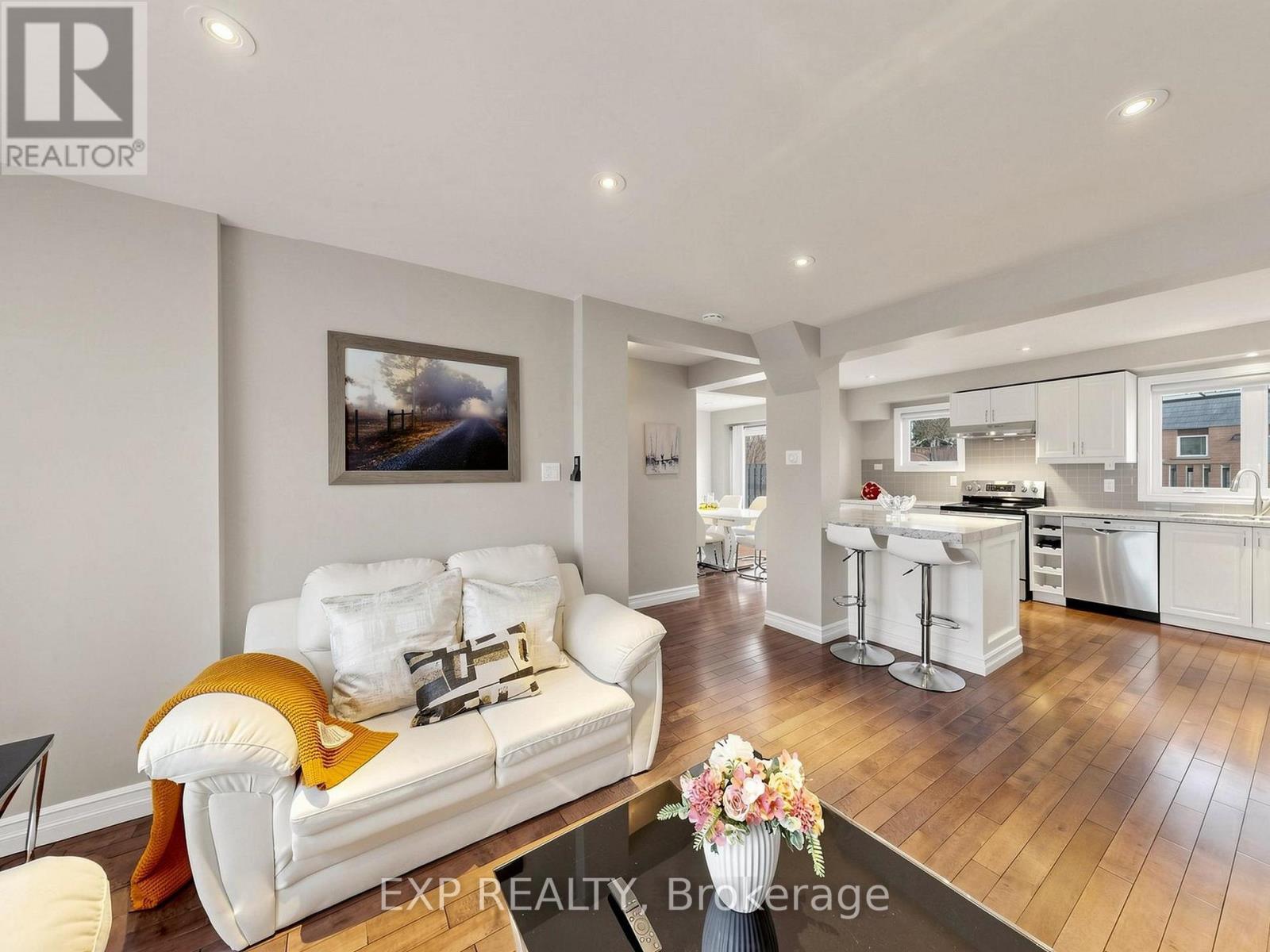 598 Stonebridge Lane, Pickering, Ontario  L1W 3B3 - Photo 6 - E13059950