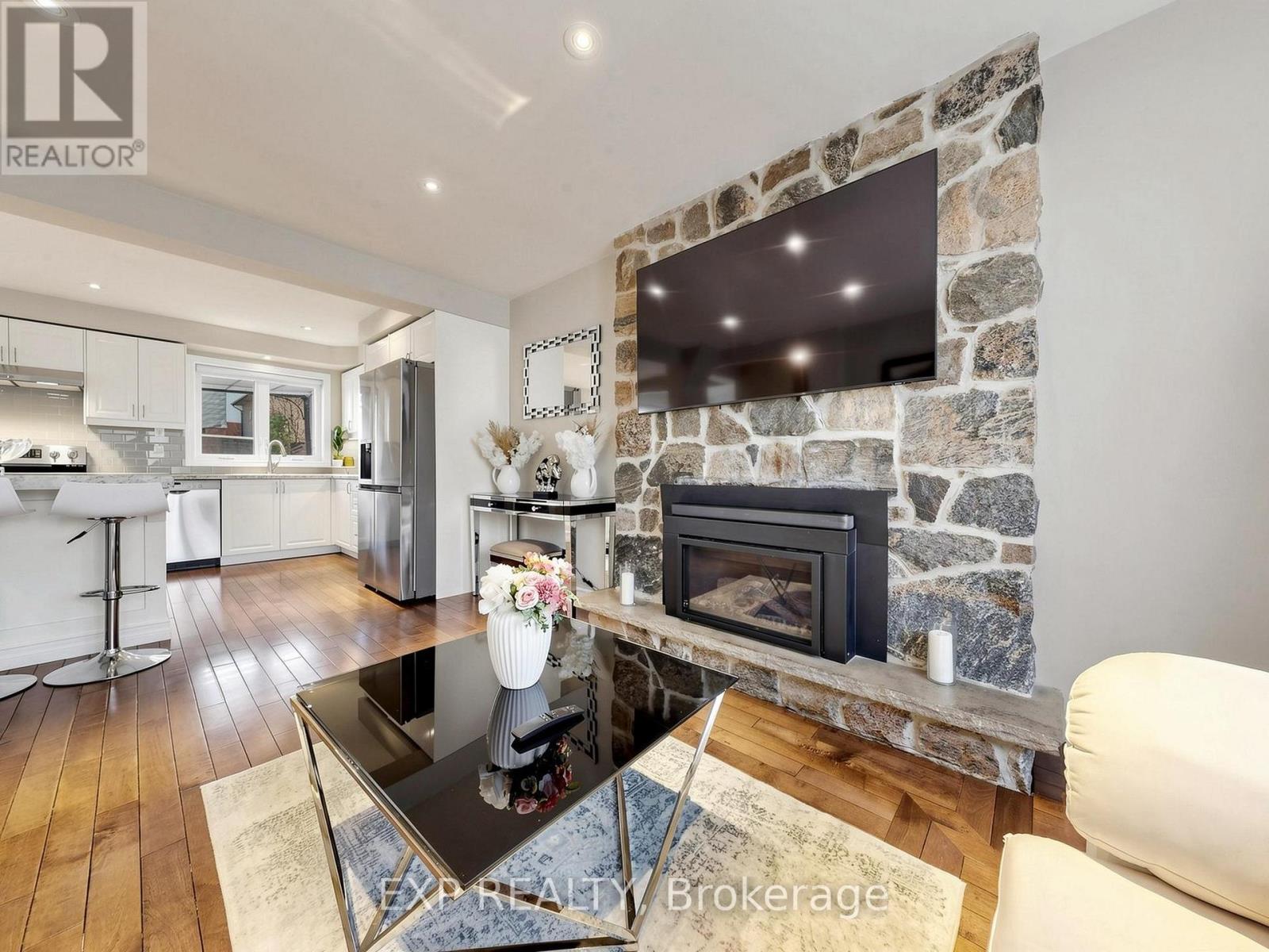 598 Stonebridge Lane, Pickering, Ontario  L1W 3B3 - Photo 7 - E13059950