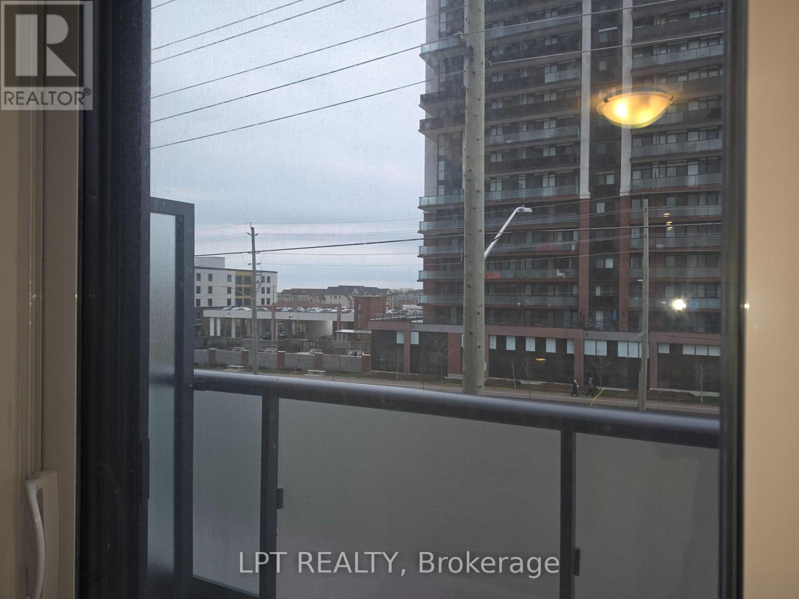 320 - 2545 SIMCOE STREET N, Oshawa, Ontario