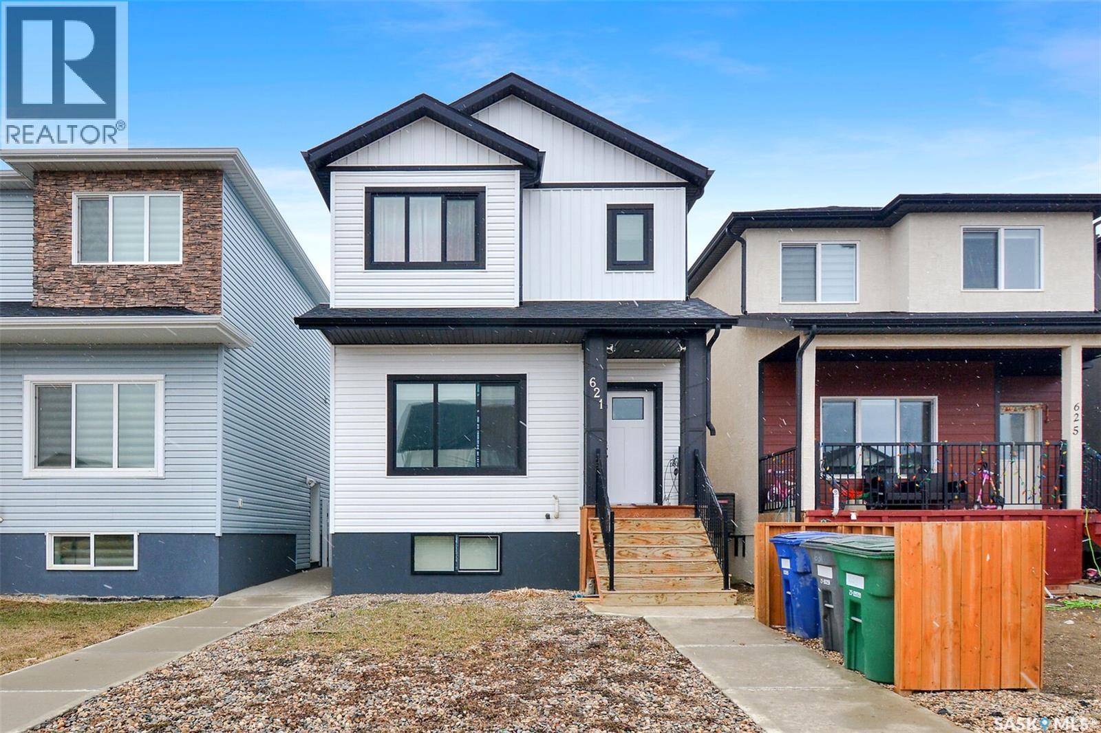 621 Feheregyhazi Boulevard, Saskatoon, Saskatchewan  S7W 0Z5 - Photo 1 - SK034272