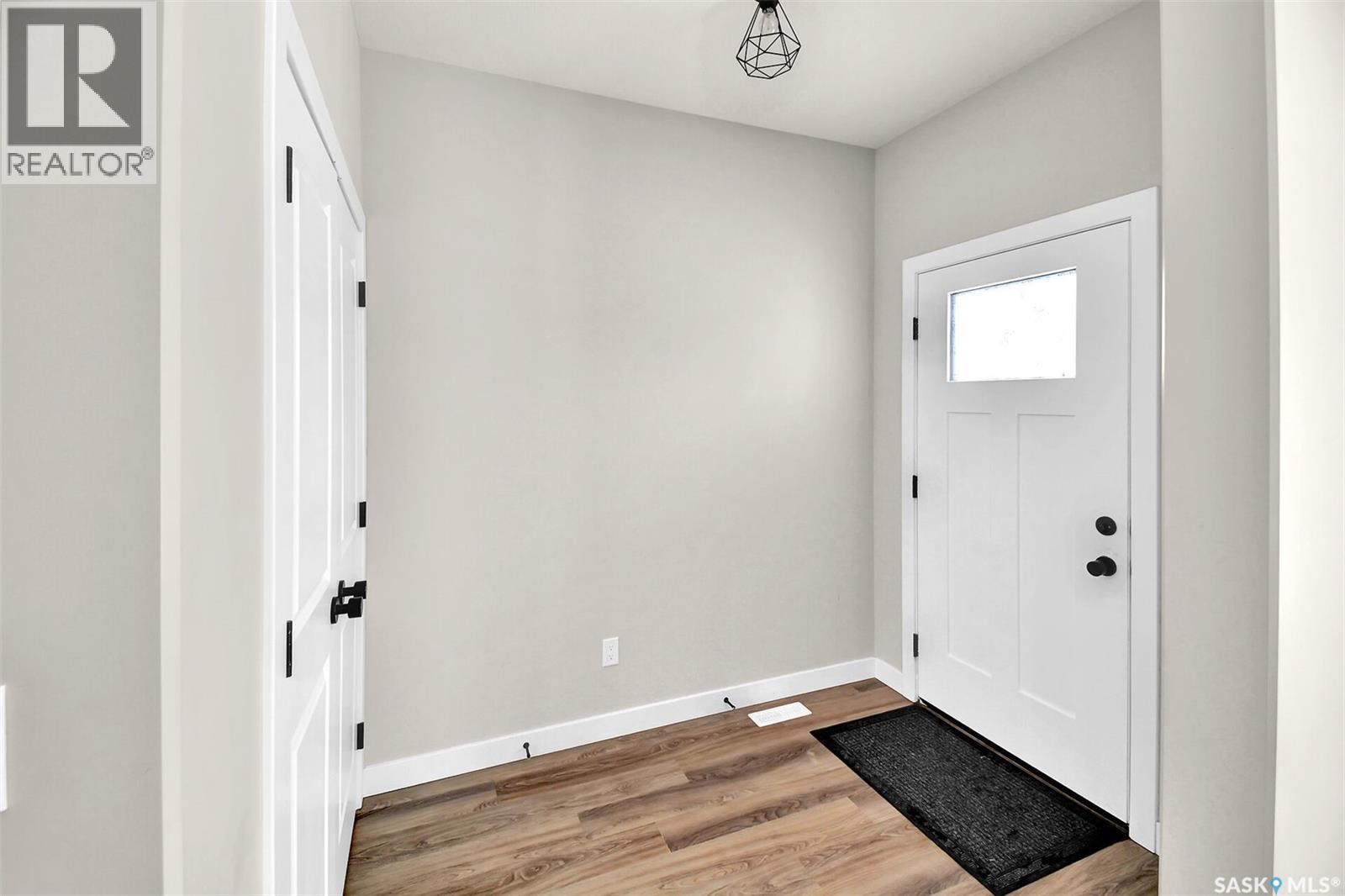 621 Feheregyhazi Boulevard, Saskatoon, Saskatchewan  S7W 0Z5 - Photo 4 - SK034272