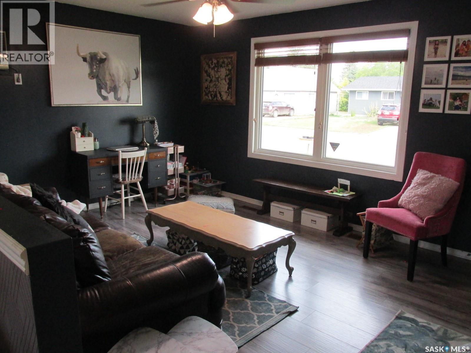 302 7th Avenue W, Nipawin, Saskatchewan  S0E 1E0 - Photo 13 - SK034271