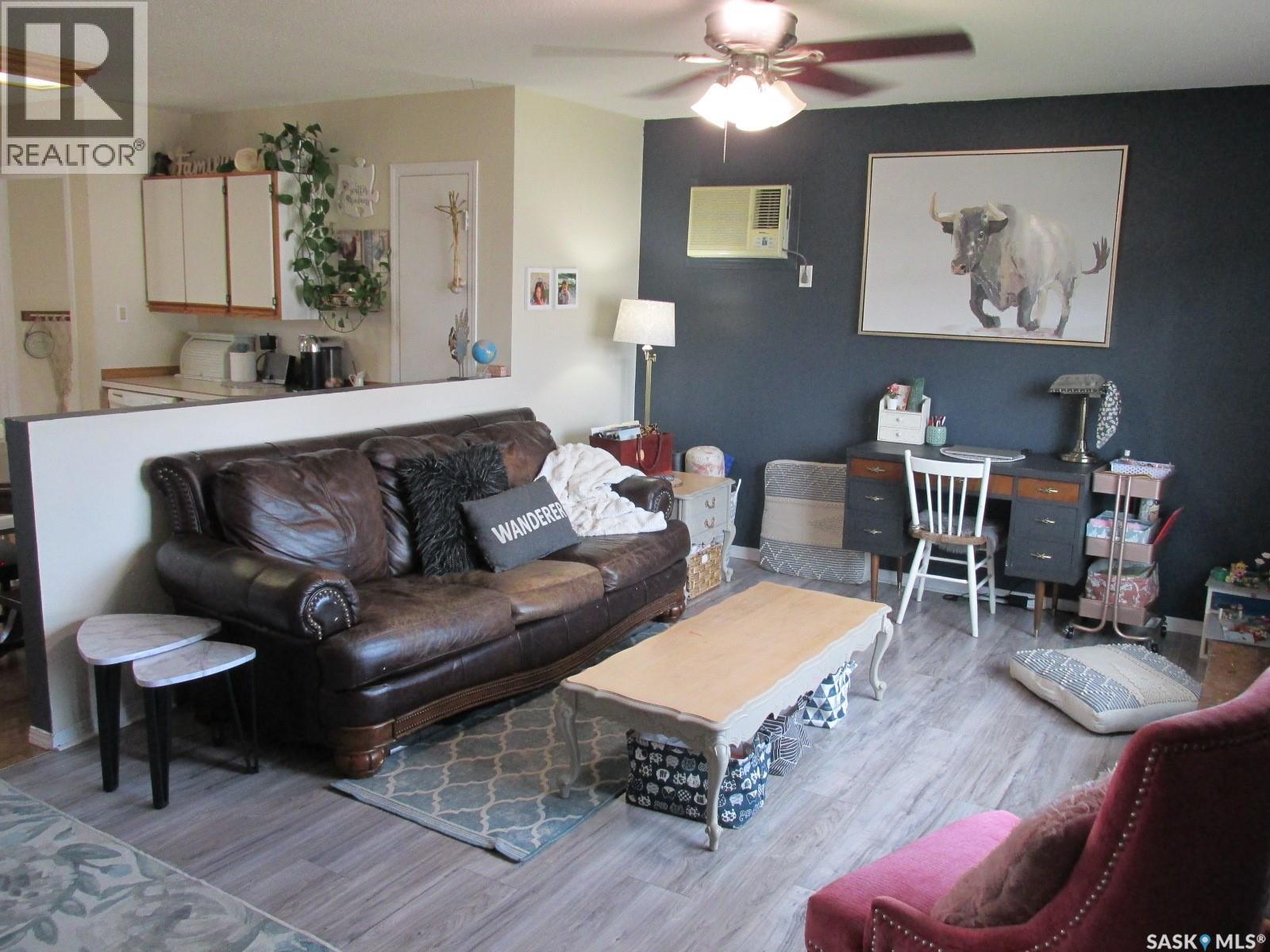 302 7th Avenue W, Nipawin, Saskatchewan  S0E 1E0 - Photo 14 - SK034271