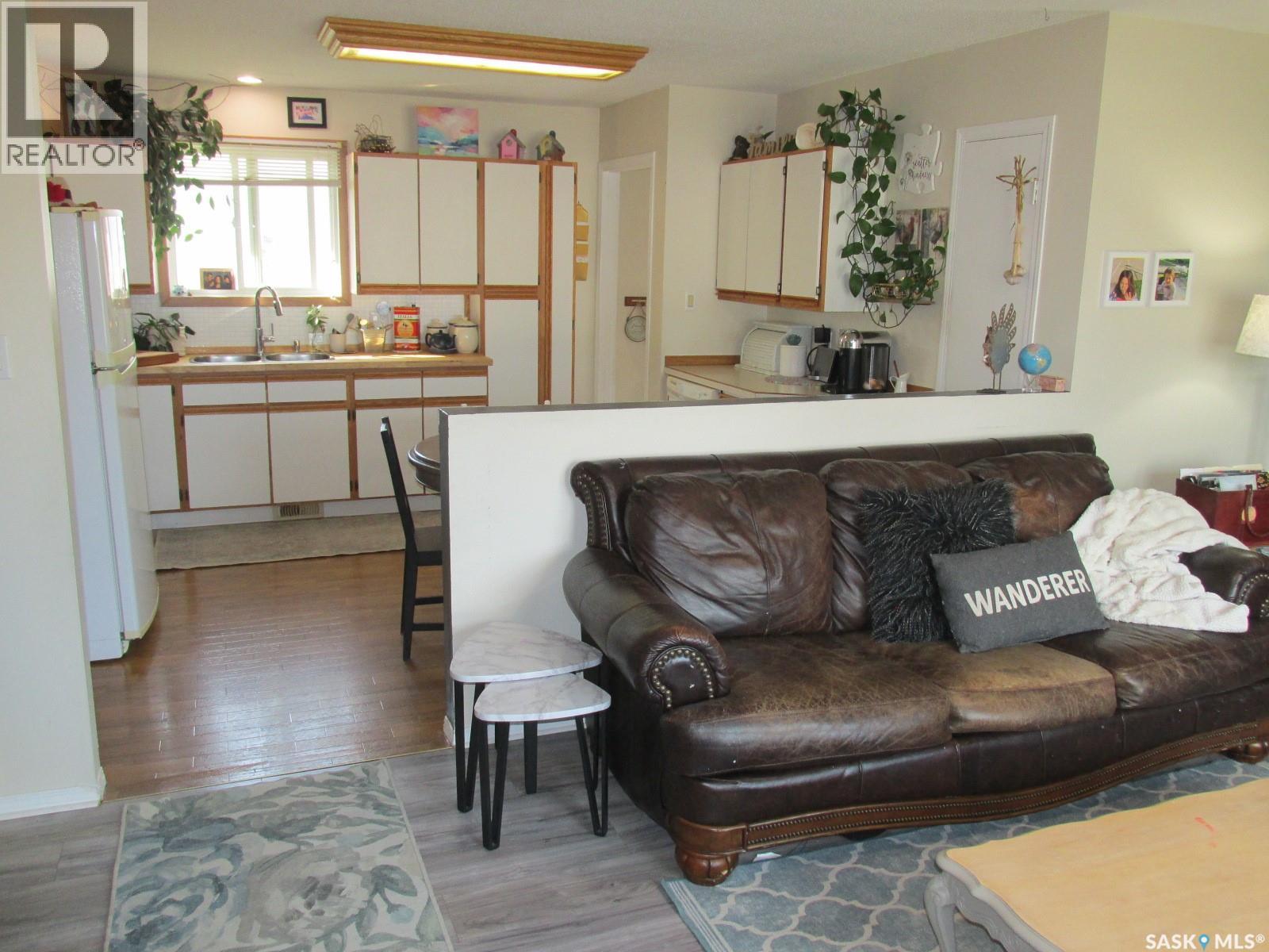 302 7th Avenue W, Nipawin, Saskatchewan  S0E 1E0 - Photo 15 - SK034271