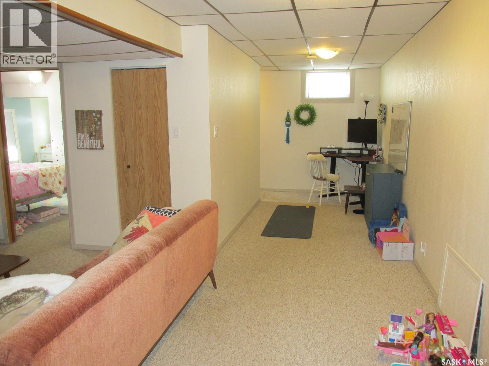 302 7th Avenue W, Nipawin, Saskatchewan  S0E 1E0 - Photo 24 - SK034271