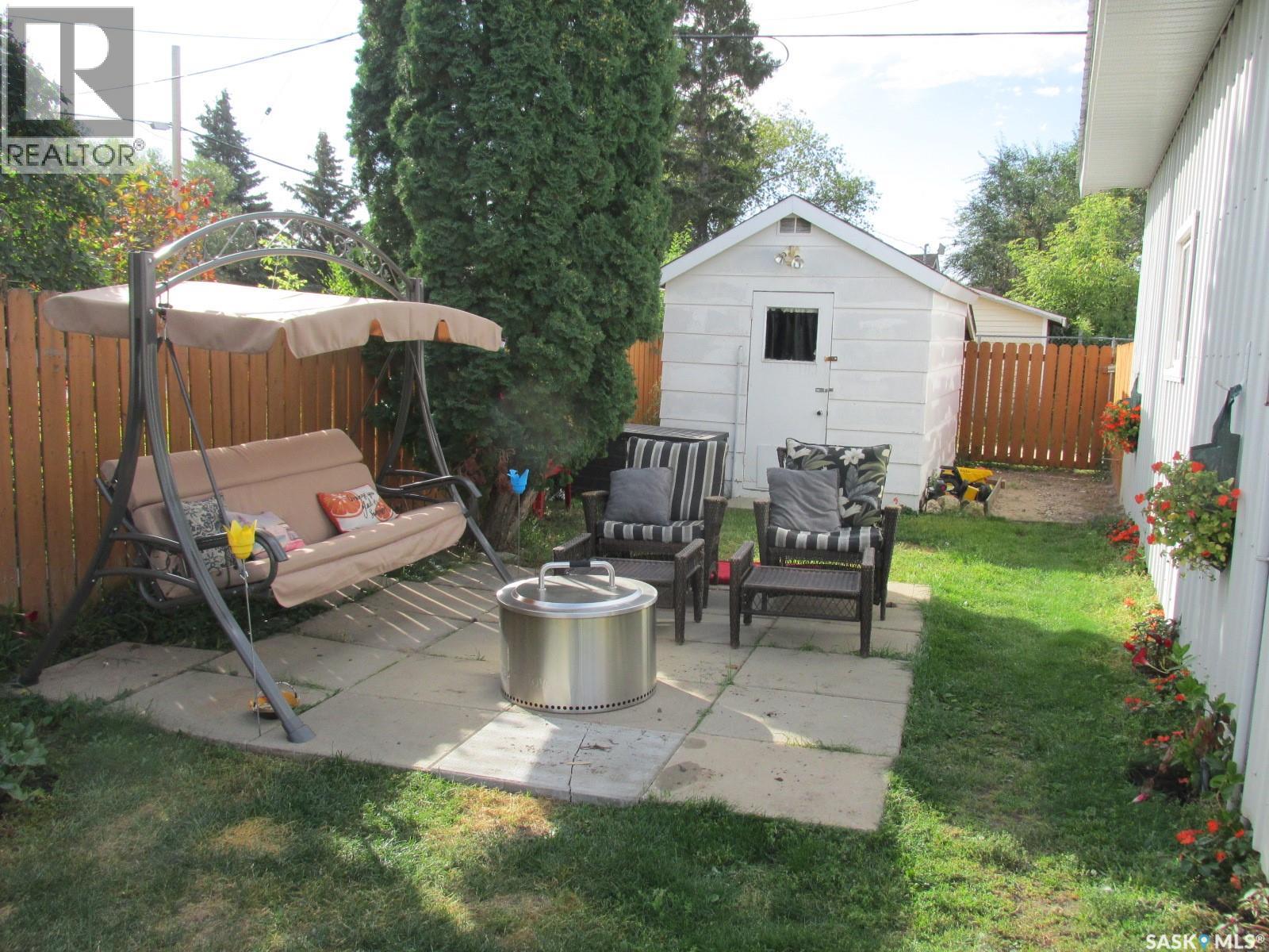 302 7th Avenue W, Nipawin, Saskatchewan  S0E 1E0 - Photo 38 - SK034271