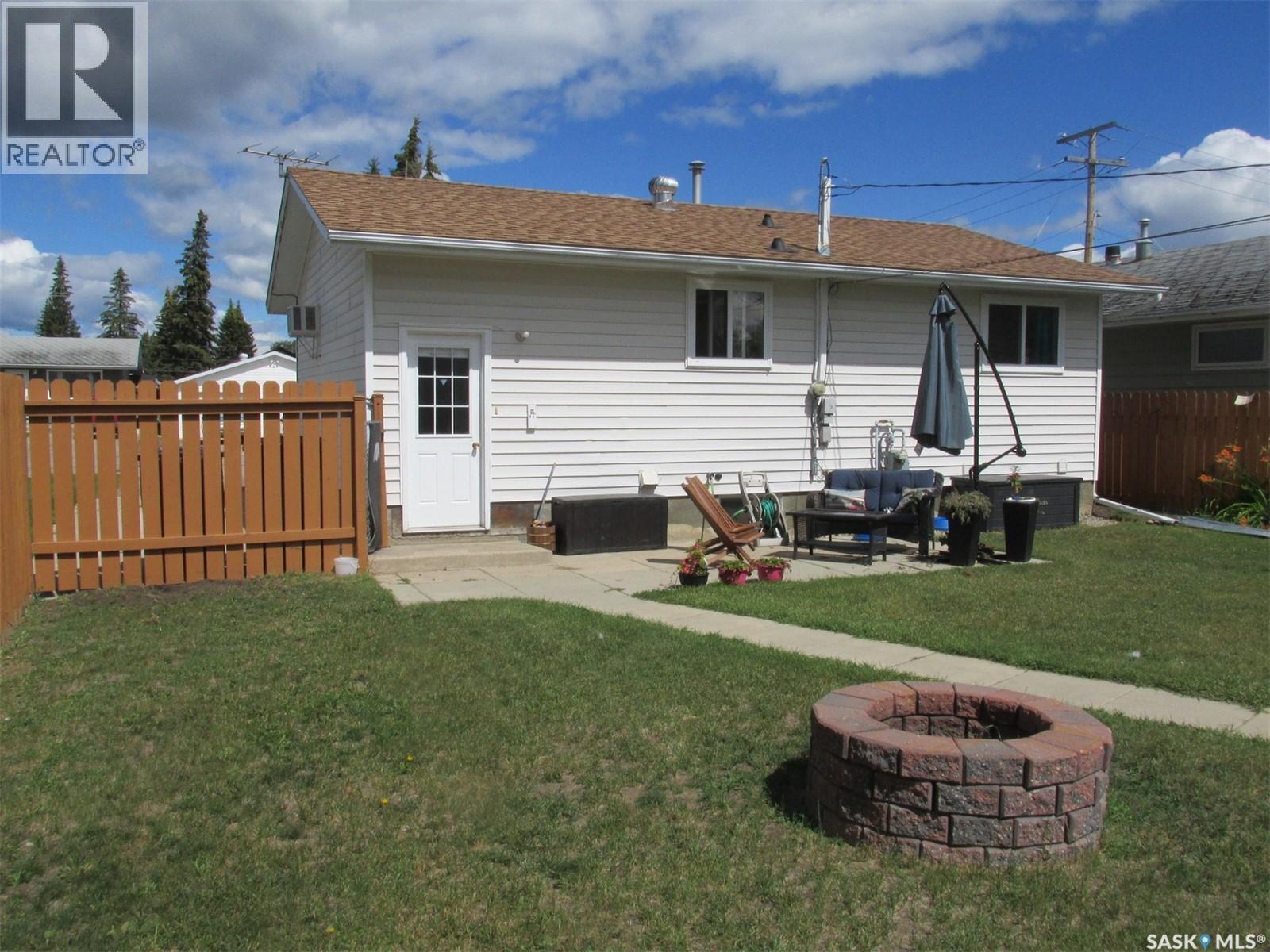 302 7th Avenue W, Nipawin, Saskatchewan  S0E 1E0 - Photo 5 - SK034271